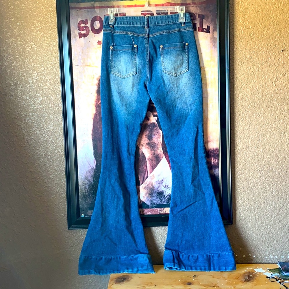 Women’s flared jeans - Picture 2 of 3